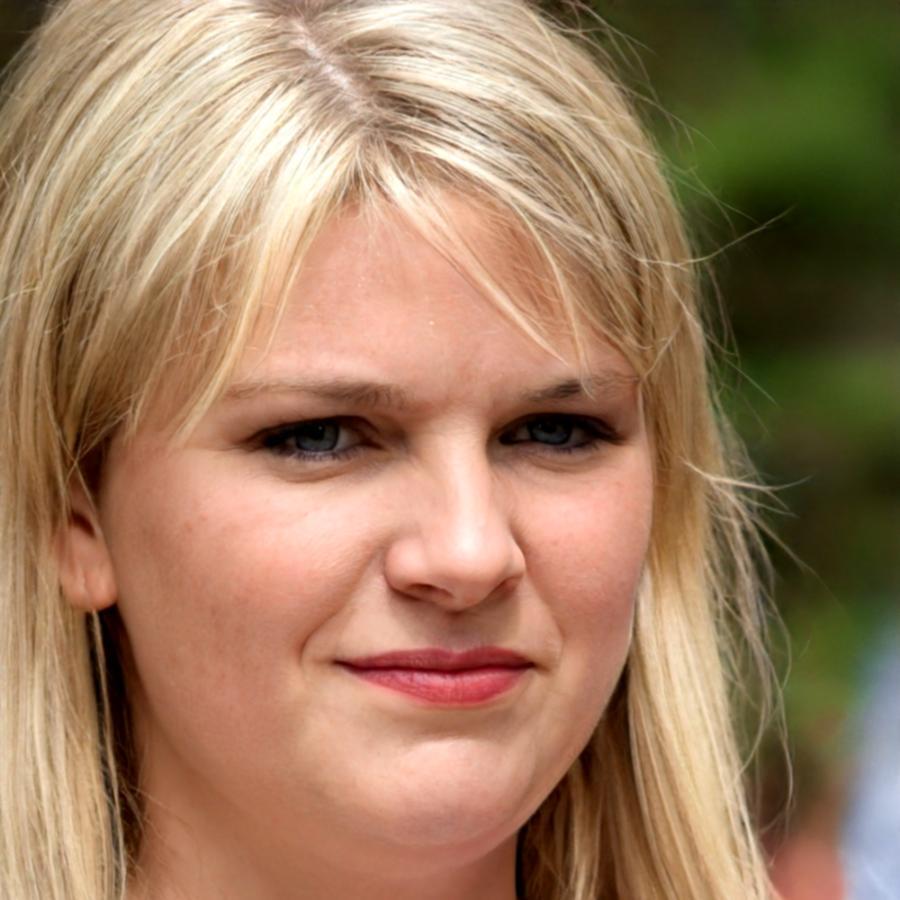 Sarah Kim, Smart Contract Specialist